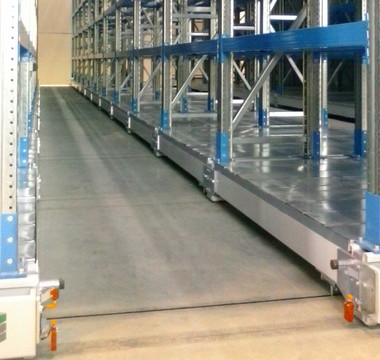   Le scaffalature porta scatole compattabili sono ideali per la gestione di alti volumi con esigenza di accessibilità diretta a tutte le posizioni  